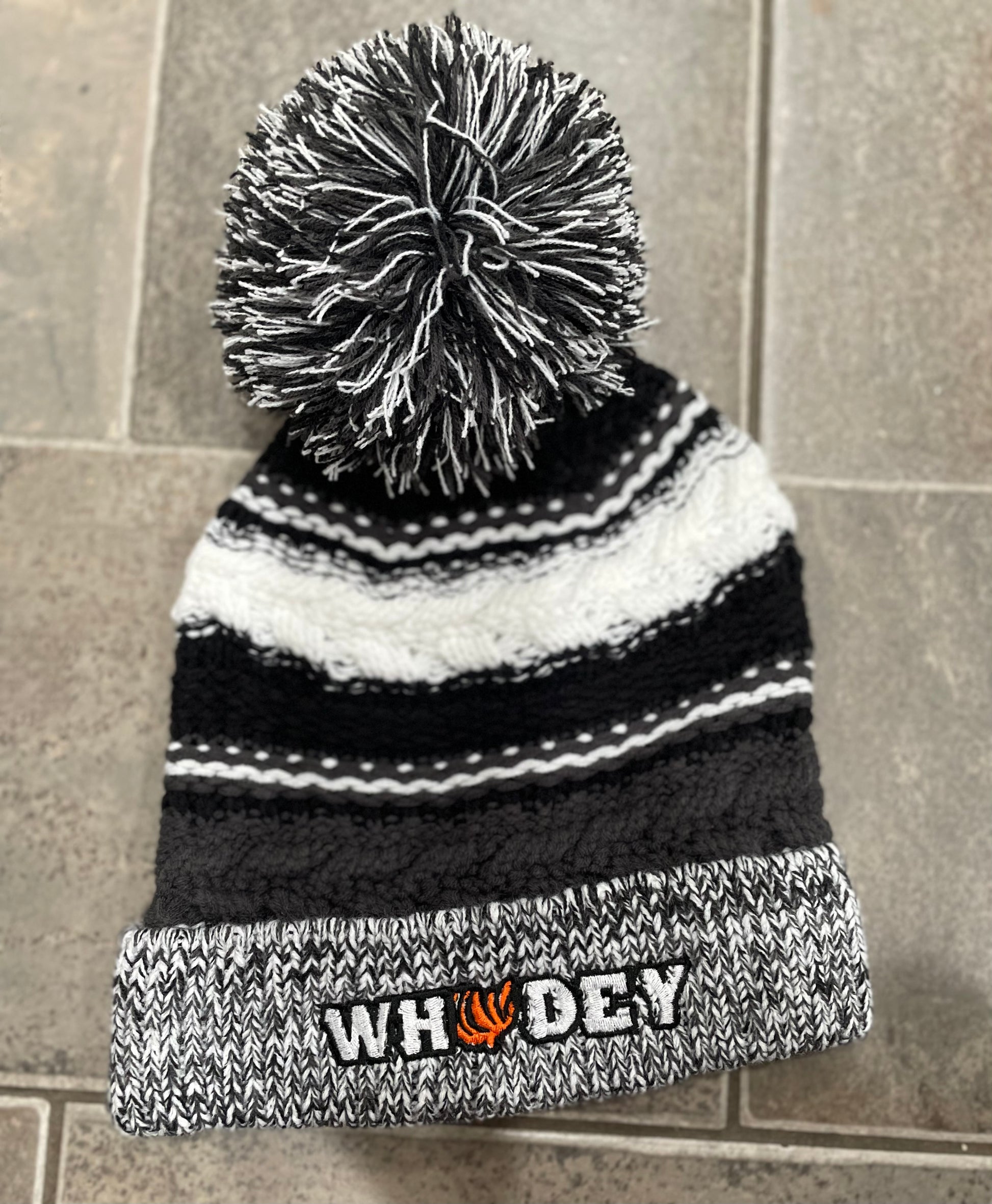 POMPOM BENGALS HAT